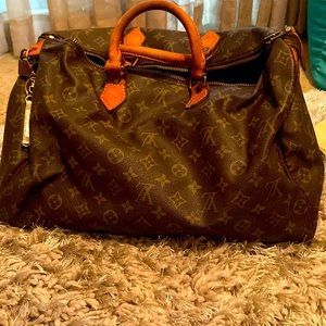 Super Vintage Speedy over 30yrd old  zipper repair in good condition